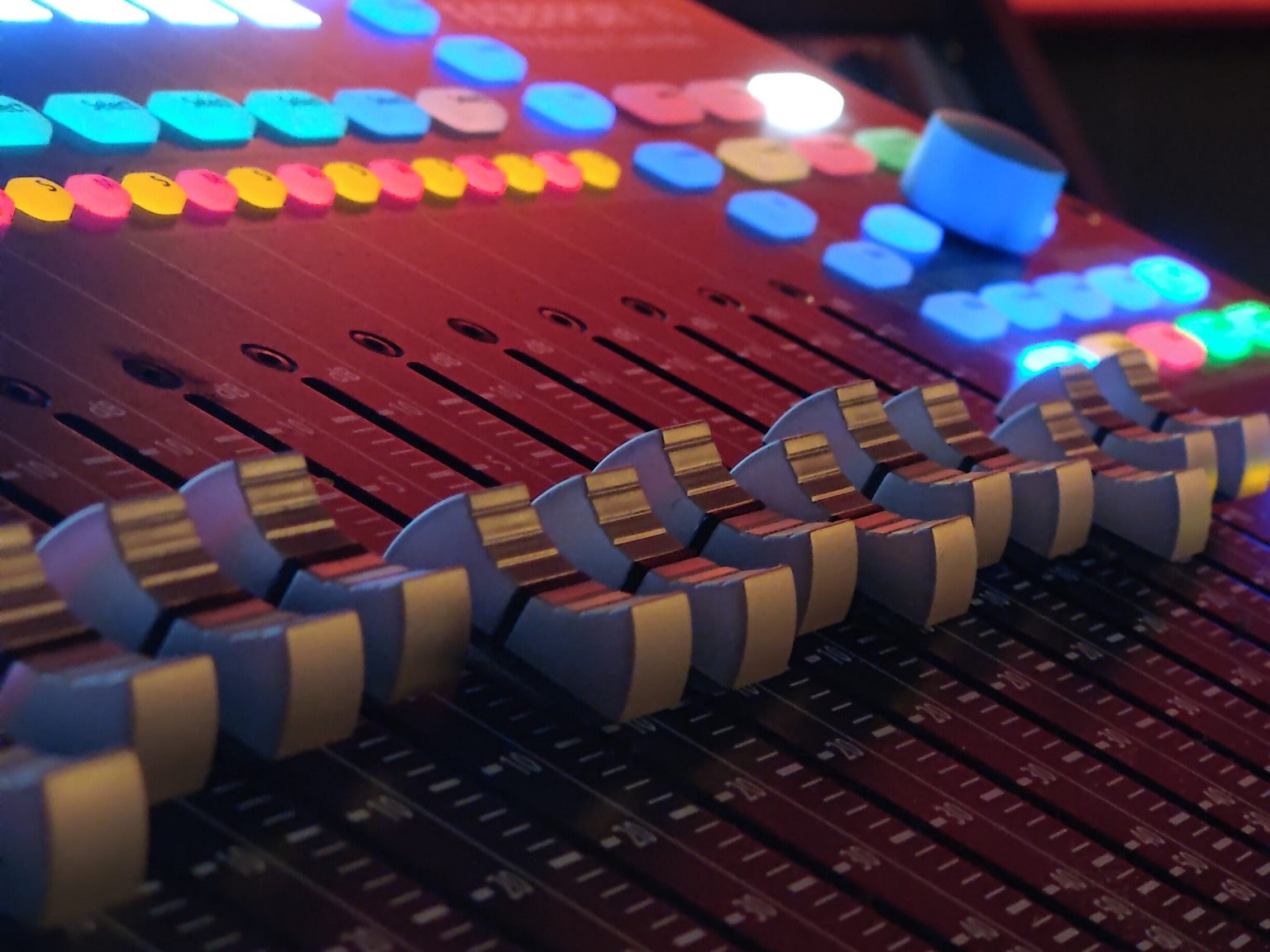Digital mikserflate i studioet